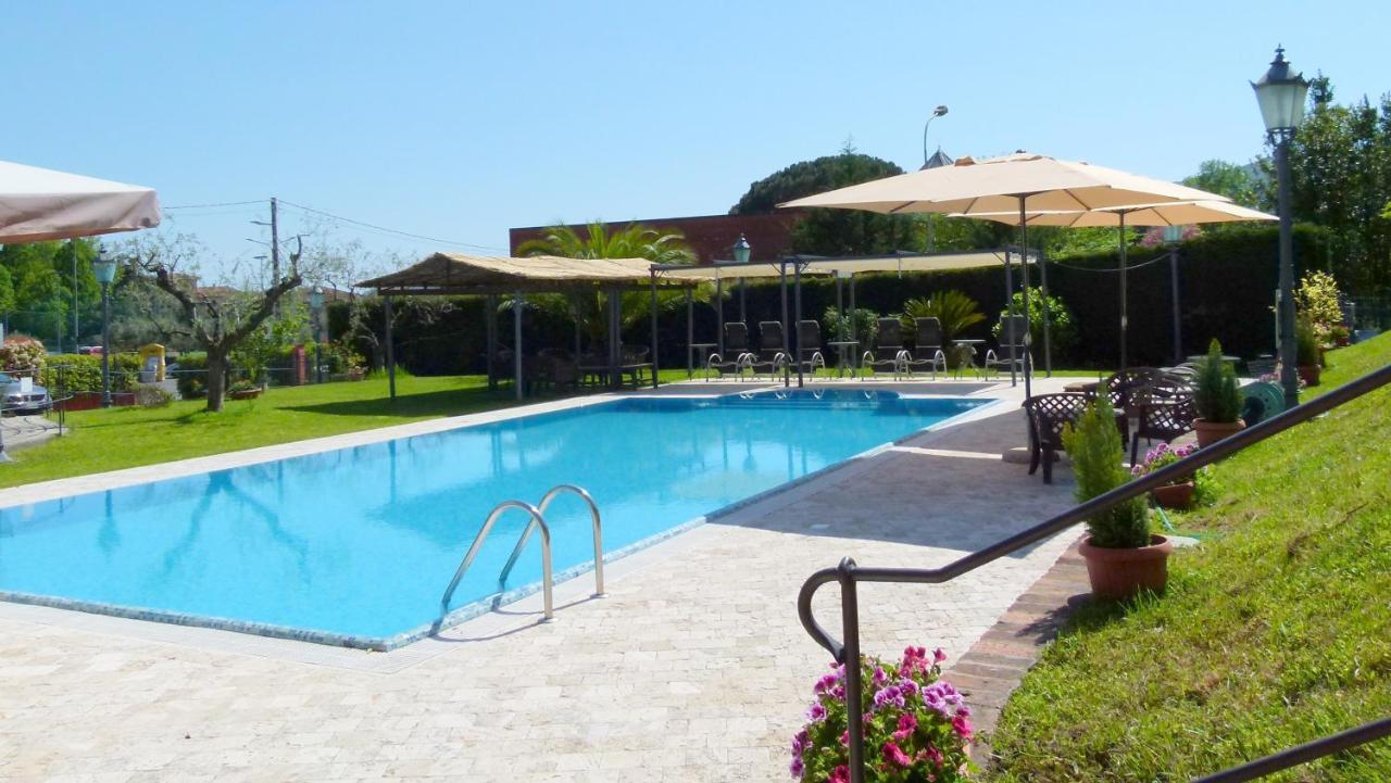 Albergo La Luna Sarzana Εξωτερικό φωτογραφία