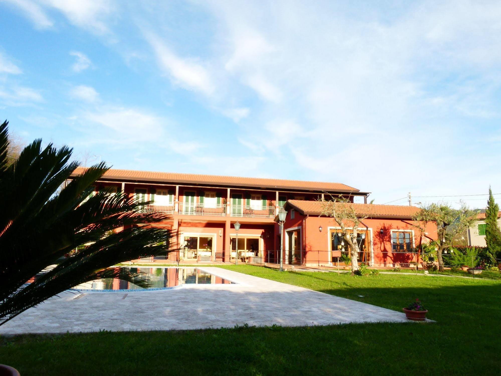 Albergo La Luna Sarzana Εξωτερικό φωτογραφία